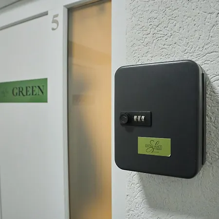 Sunlight - Exclusive Daire Segedin